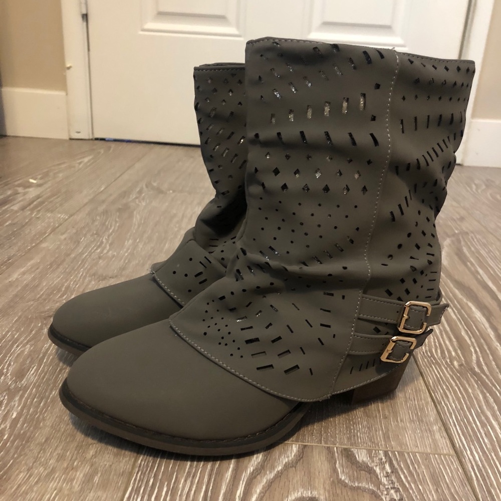 Cute boots! Size 8.5